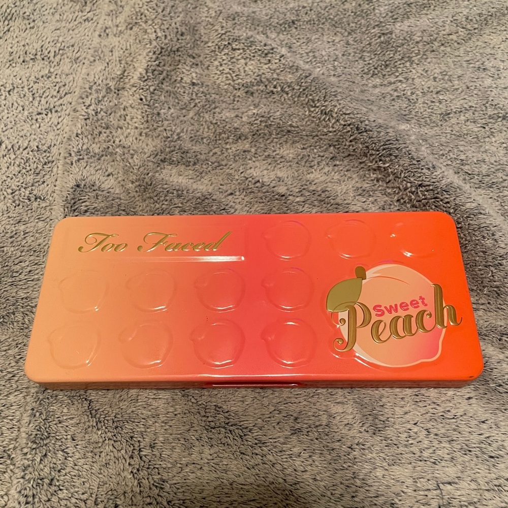 Too Faced sweet peach eyeshadow palette